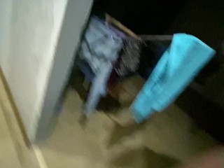 Изменила мужу по быстрому с соседом. Самый быстрый трах, наполнил мою киску спермой