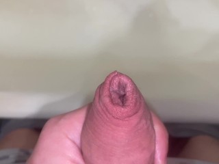 How does urine flow from an uncircumcised penis without opening it? 4K POV