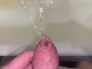 How does urine flow from an uncircumcised penis without opening it? 4K POV