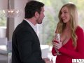 VIXEN Kendra Sunderland has sexecutive meeting with her boss